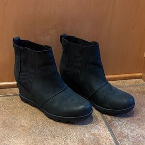 Sorel Joan Rhapsody Wedge Snow Boot / Black Ankle Booties